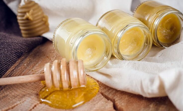 At home you can prepare ointment for the treatment of thoracic osteochondrosis