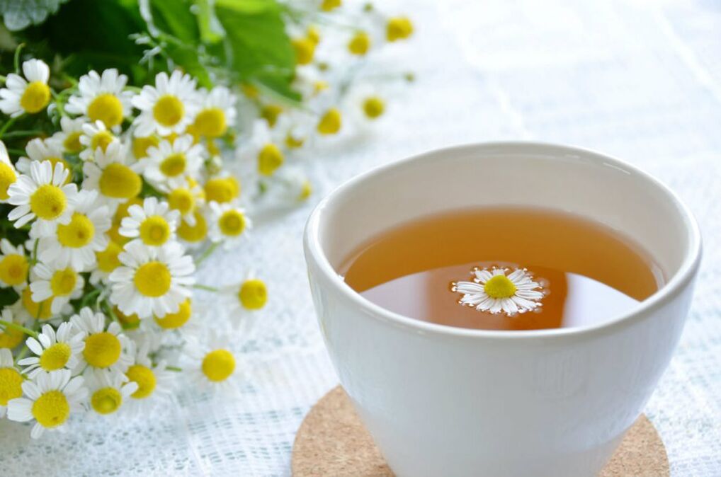 Chamomile decoction soothes and relieves muscle hypertonia in thoracic osteochondrosis