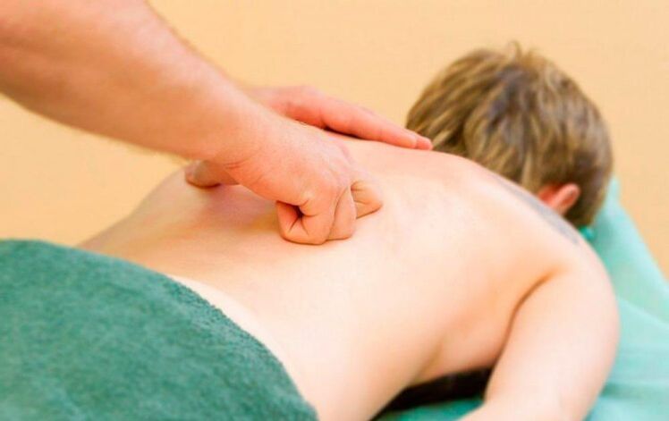 Performing a chest back massage for osteochondrosis